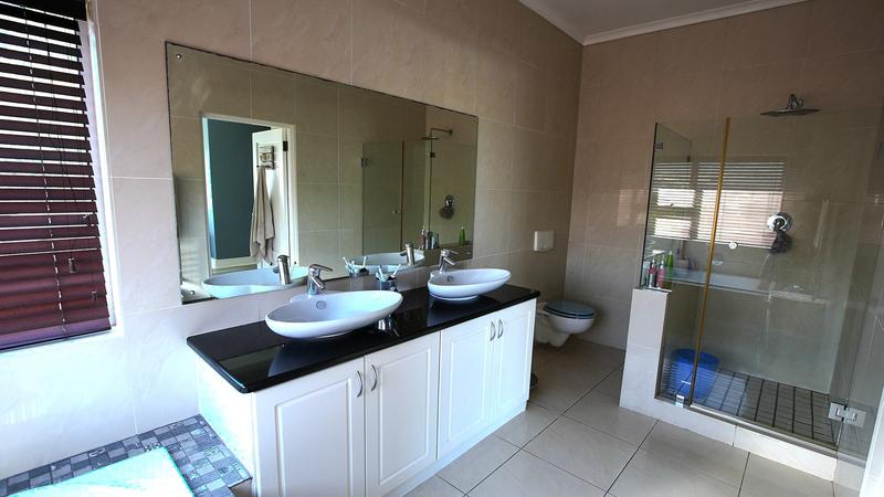 5 Bedroom Property for Sale in Crofters Valley Western Cape